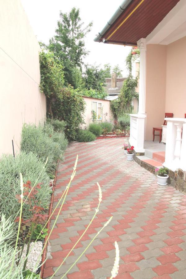 Yox Apartment 4 Oradea Eksteriør bilde